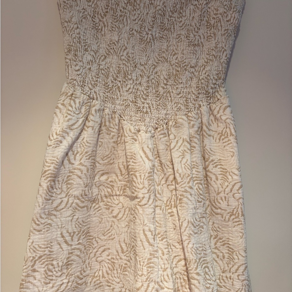 Universal Thread Cream and Brown Textured Fabric